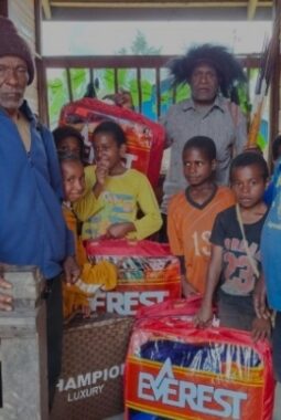 Pemerintah Pusat Perkuat Sinergi Adat untuk Distribusi Bantuan Natal di Deiyai, Papua Tengah