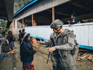 Demi Indonesia Tetap Tenang, Para Penjaga Negeri Ini Rela Pendam Rindu.