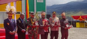 MRP Papua Tengah Puji Kekompakan Pemkab Puncak di Peletakan Batu Pertama Kantor Baru.