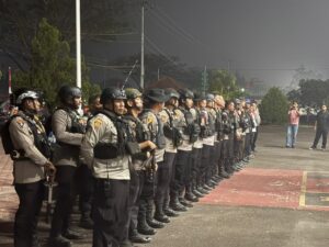Polres Nabire Kawal Sidang Perkara Anak Berlangsung 16 Jam Hingga Kondusif.